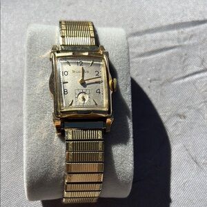 Vintage Bulova in Excellent Condition.